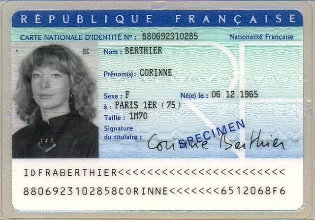 Specimen d'une ancienne carte d'identité française